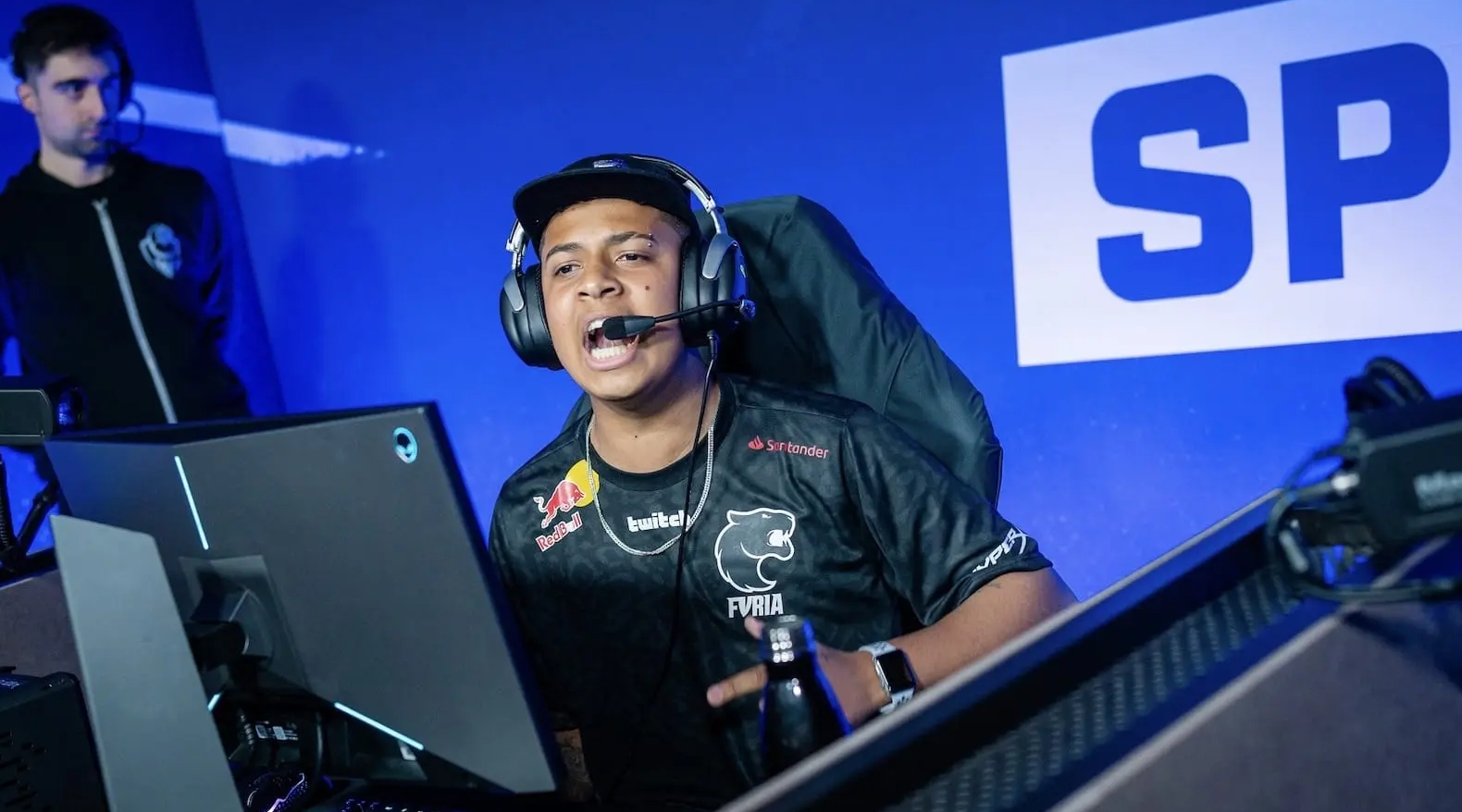 借至罗马后 借至罗马后